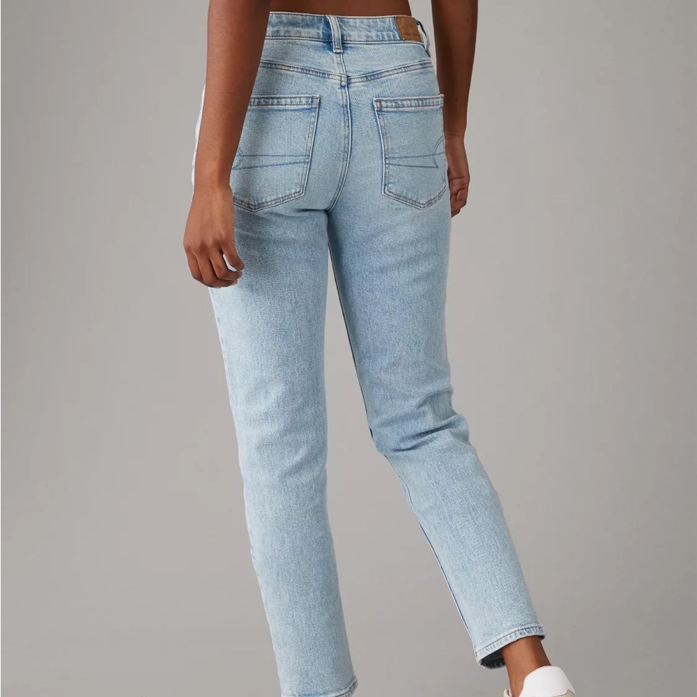 American Eagle Outfitters Light Wash Straight Leg Jeans - Picture 2 of 6